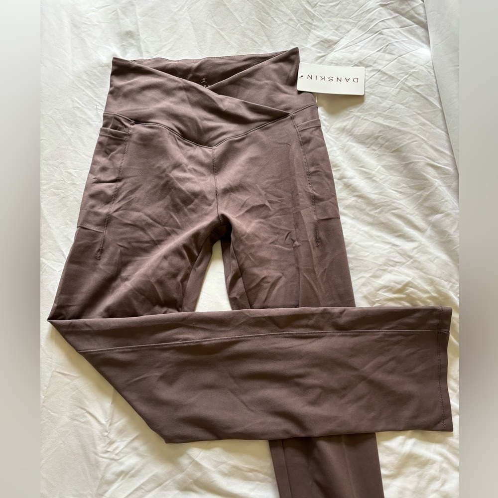 NWT yoga pants